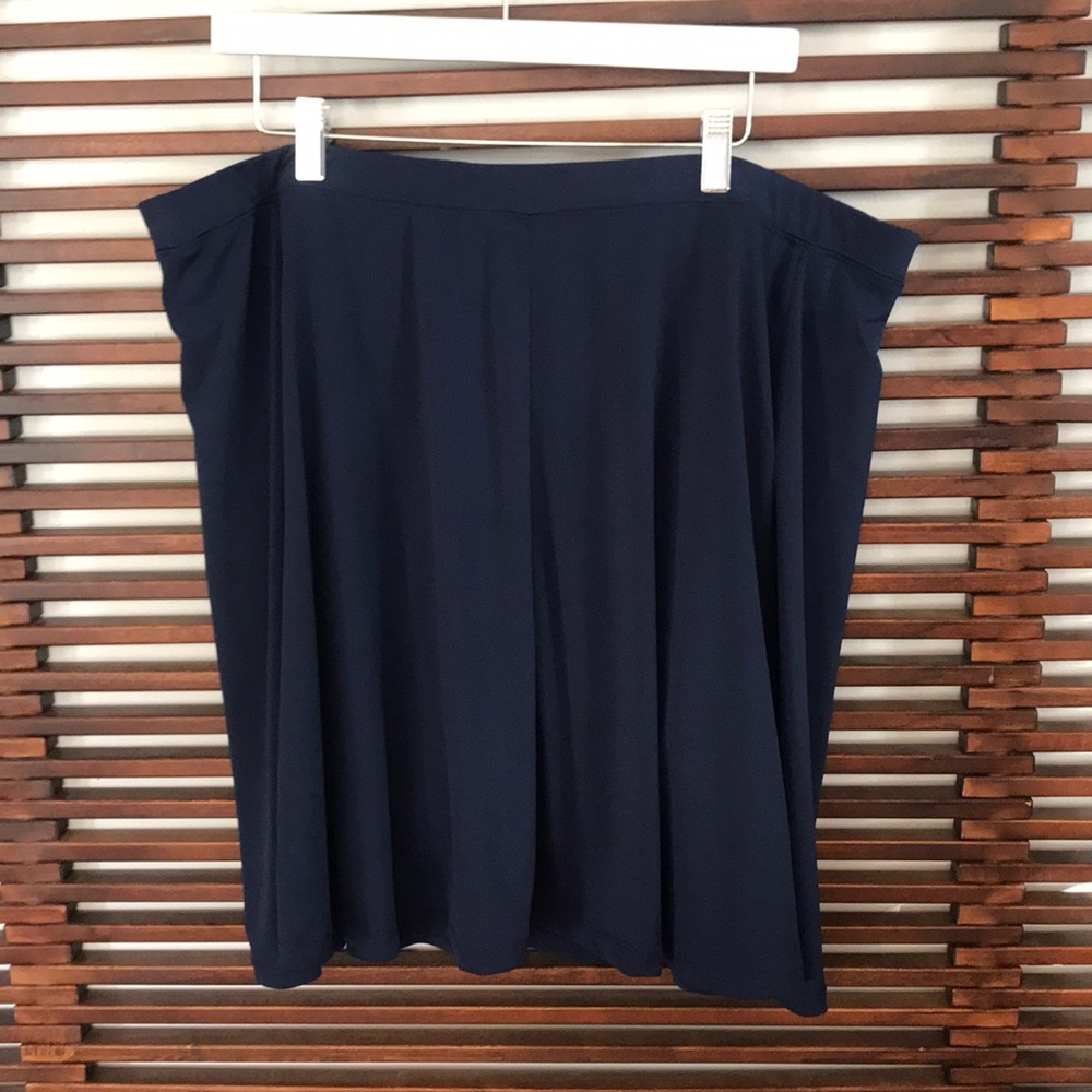Avenue active skirt